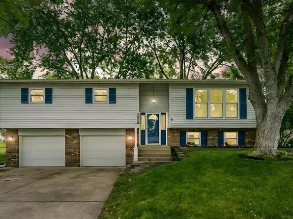 2816 Olde Chelsea Dr, Saint Charles, MO 63301
