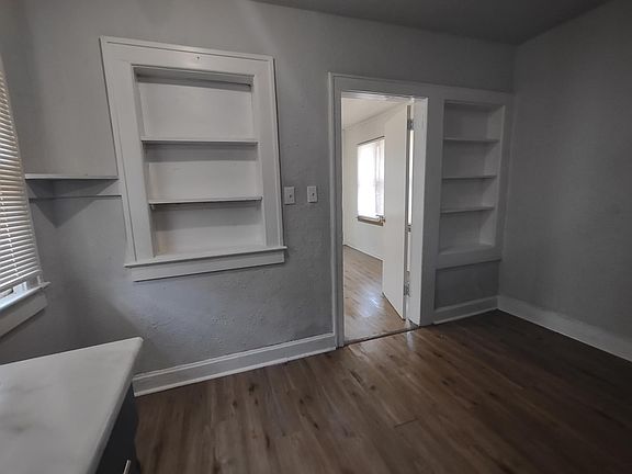 4th image of 3605 Wood Ave