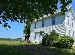 2165 N 2100th Ave, Camp Point, IL 62320