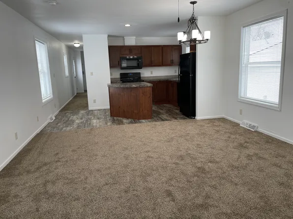 2050 Four Seasons Dr, Ankeny, IA