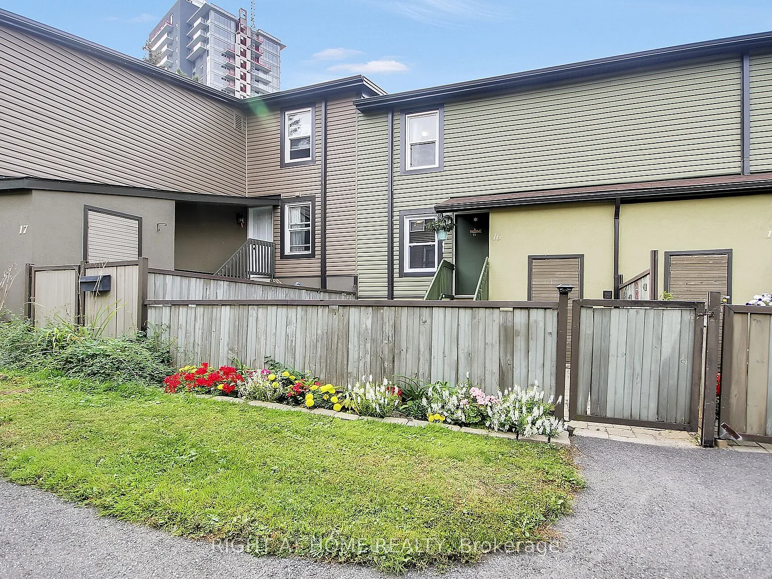 3 bed, $2,200 — Photo 1