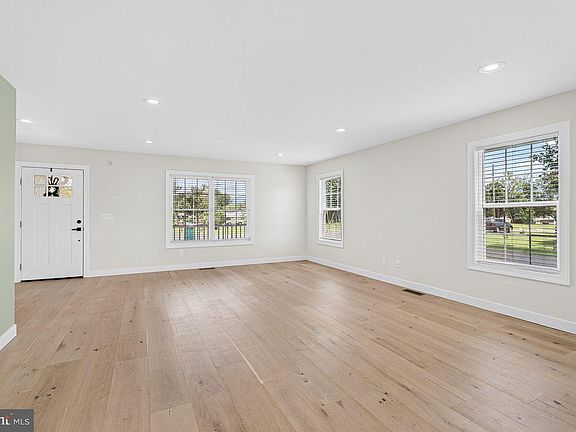 5th image of 320 8th Ave