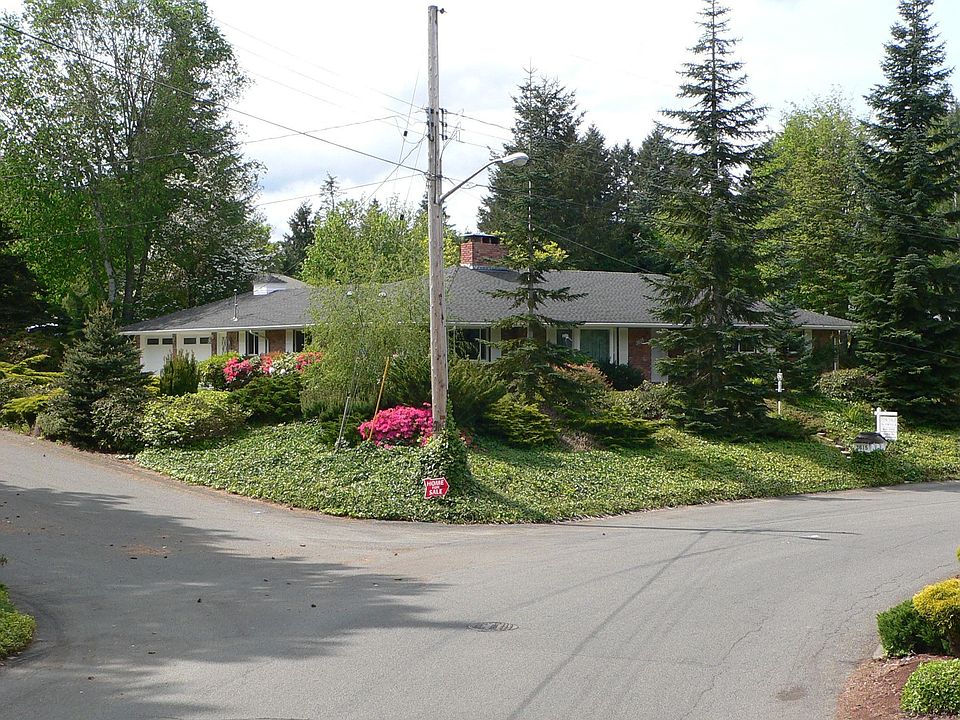 1st image of 3615 Holiday Dr SE