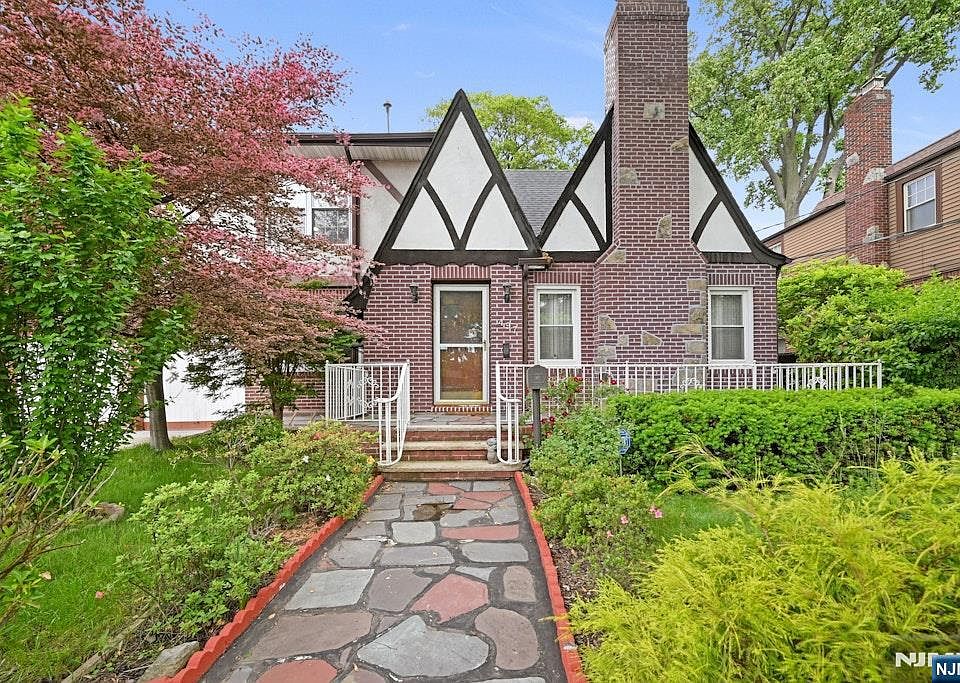 1st image of 497 Oakdene Ave