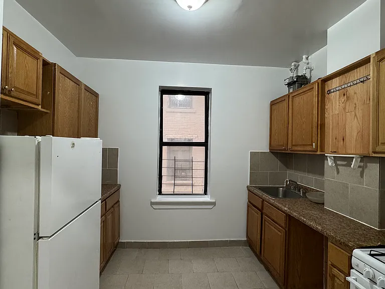 3154 Grand Concourse #2 — Photo 2