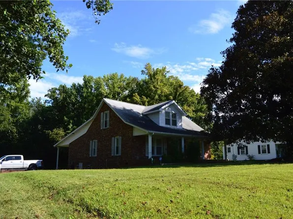 183 E Aiken Rd, Eden, NC 27288