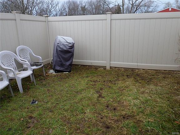 3rd image of 749 Village Blvd S