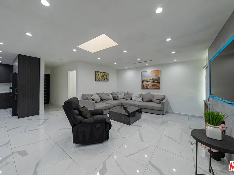 7719 Rhodes Ave — Photo 7
