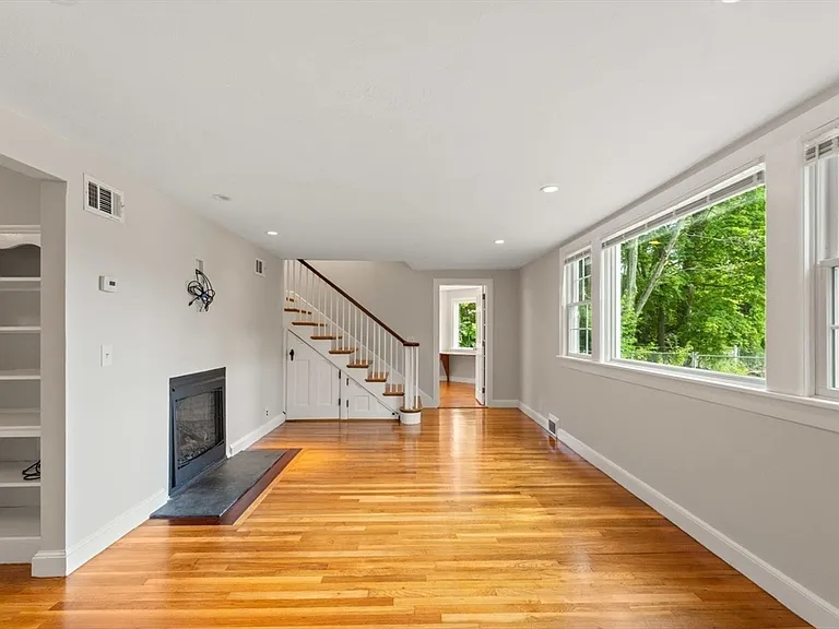 42 Elinor Rd — Photo 8