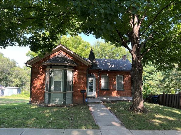 610 N Broadway St, Leavenworth, KS 66048