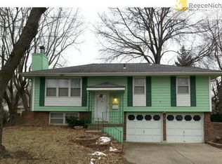 406 NE Sharon Dr, Lees Summit, MO 64063