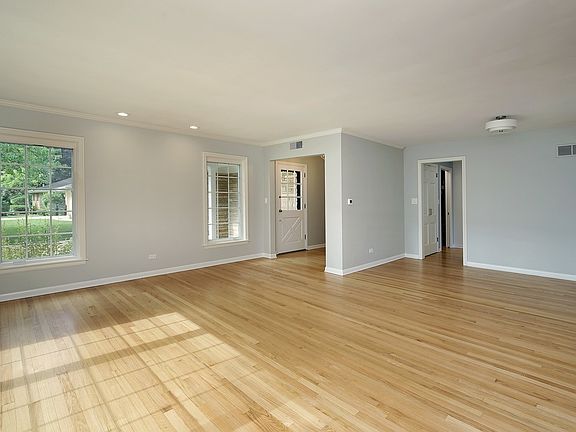 4th image of 612 Hill Cir