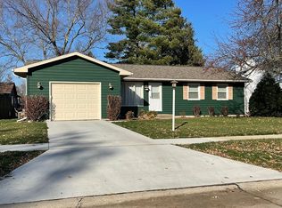 2312 Sumac Dr, Champaign, IL 61821