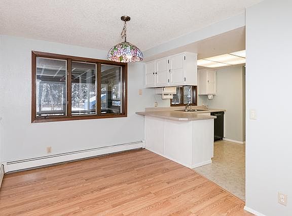 5th image of 1056 Lake Dr