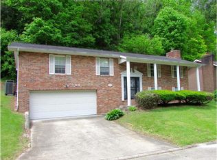 308 Forest Brook Dr, Saint Albans, WV 25177