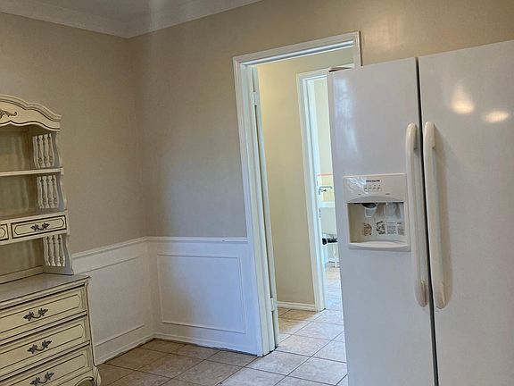 2nd image of 1224 S Westmoreland Ave #1