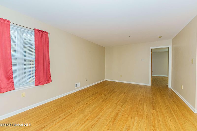 3rd image of 23 Coralberry Court