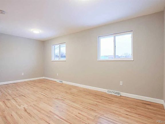 3rd image of 1306 Elmwood Ln