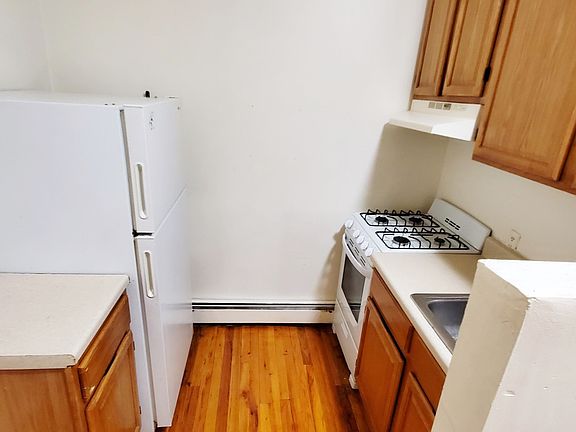 3rd image of 24-08 23rd St #2B