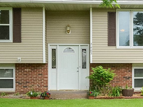 4th image of 7603 Meadowmoor Dr NE