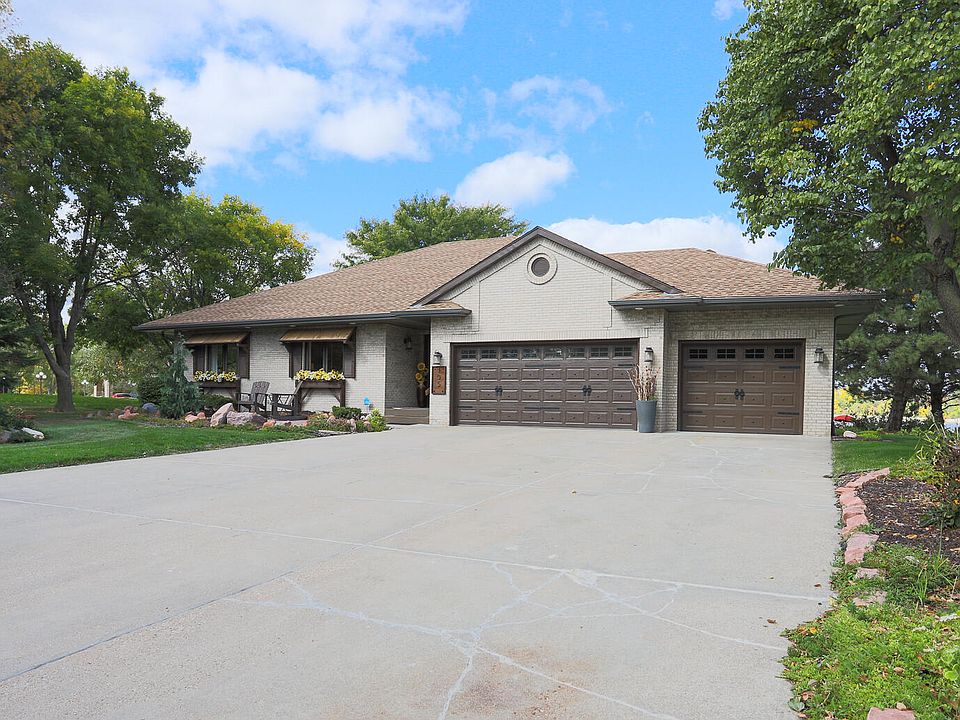 1st image of 105 Shoal Dr