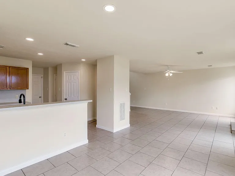 7622 Jonathon Ct — Photo 6