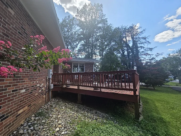 3201 Lakeview Pkwy — Photo 4