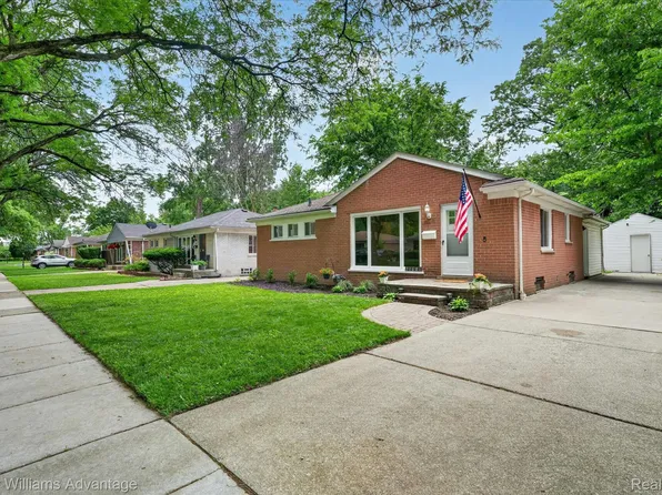 21681 Sussex Ave, Oak Park, MI 48237