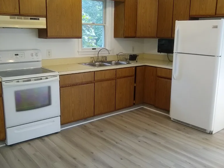 23535 Kingston Ln — Photo 6