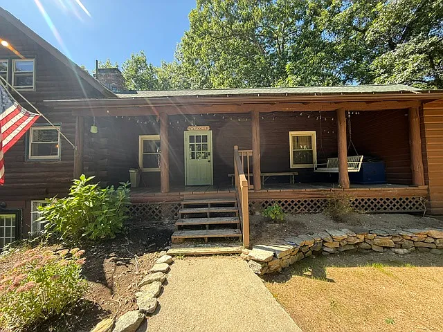 355 Amherst Rd — Photo 2