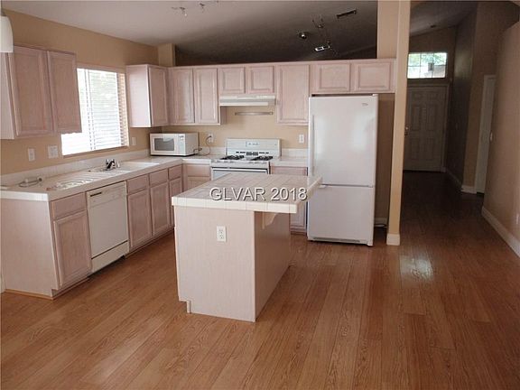 2nd image of 1983 Antelope Hill Ct