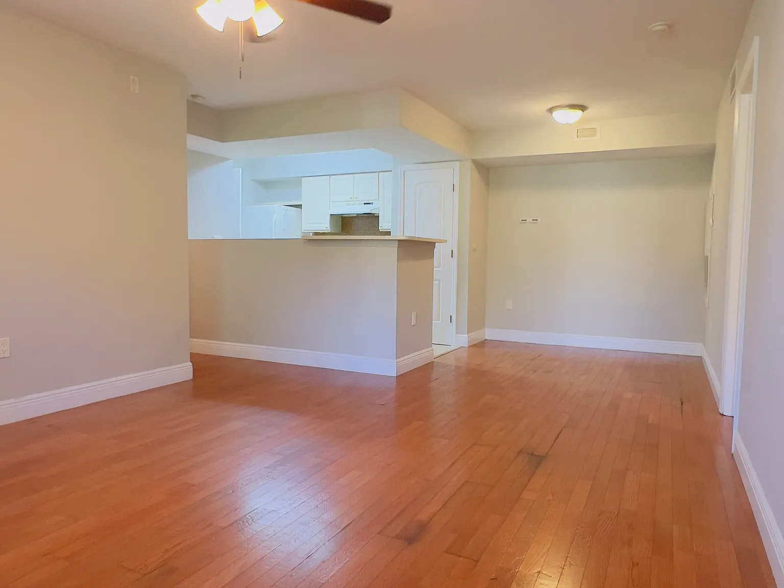 2 bed, 937 sqft, $1,447 — Photo 3