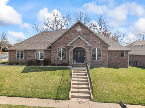 5348 S Woodfield Avenue, Springfield, MO 65810