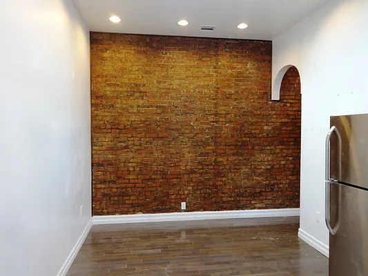 Rented by Blue Egg Realty Corp | media 42