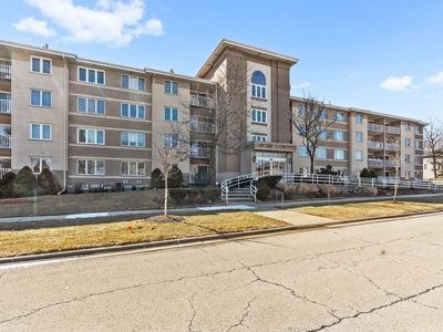 440 E Montrose Ave APT 310, Wood Dale, IL, 60191