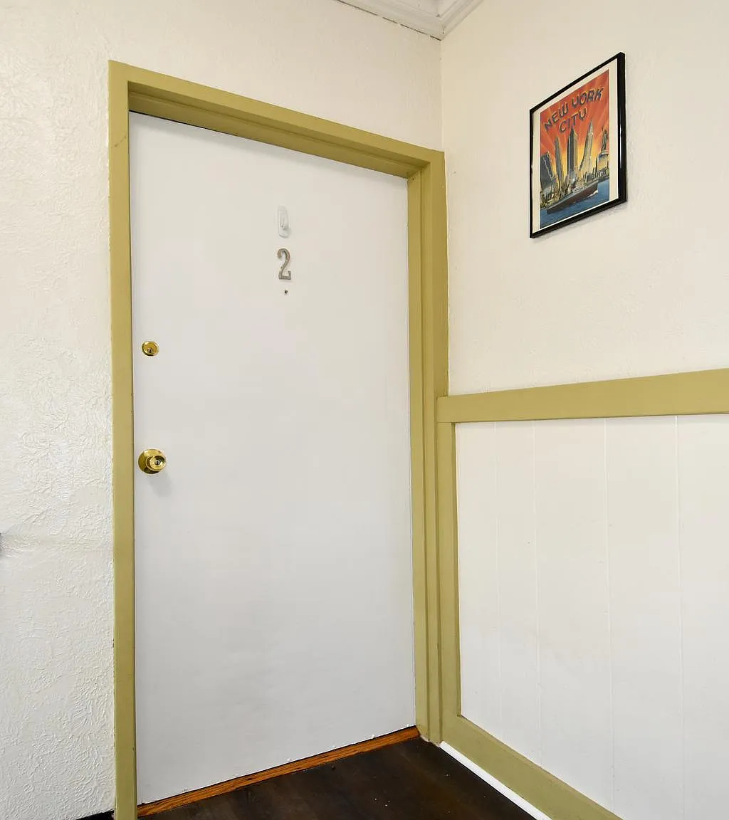 Queensbury Apartments,N/A — Photo 3