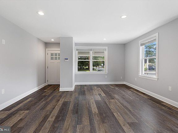 2nd image of 4453 Nottingham Way