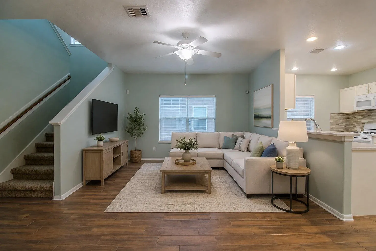 4 bed, 2.5 bath, 1895 sqft, $2,100 — Photo 4