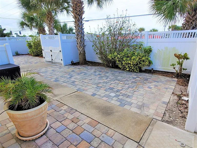 3306 Hill St — Photo 20