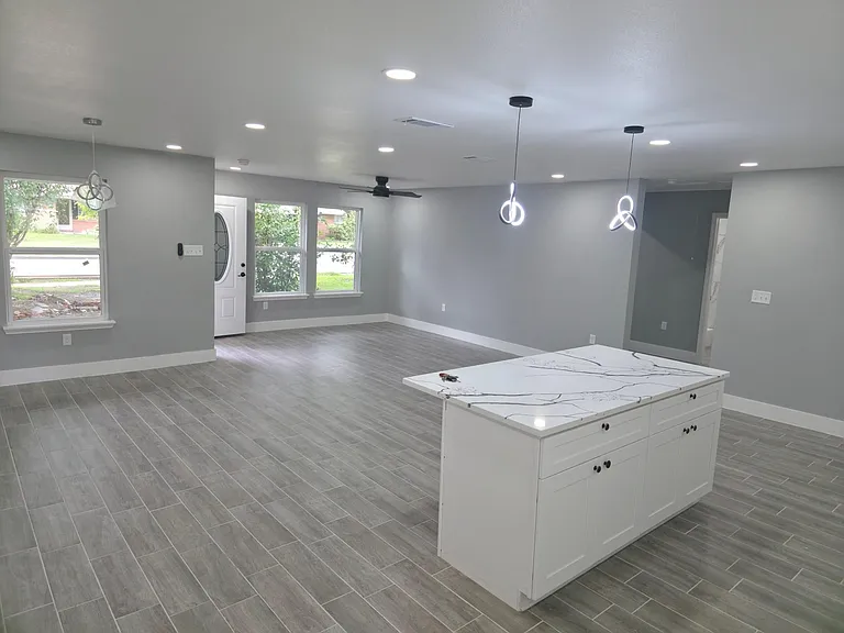 3914 Southlawn St — Photo 5