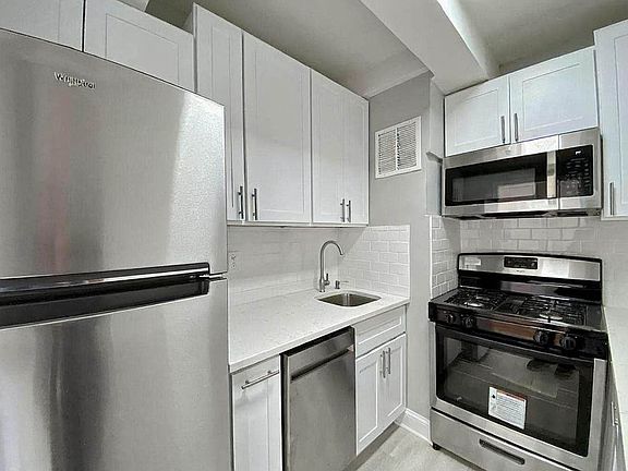 5th image of 10740 Queens Blvd APT 15J