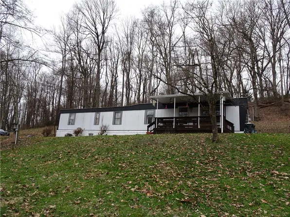151 Wagner Rd, New Stanton, PA 15672