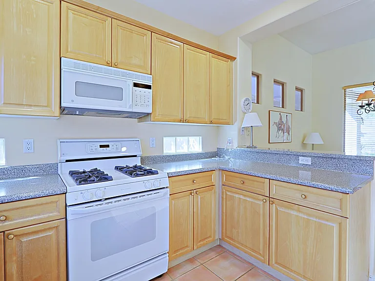 6803 E Eagle Feather Rd — Photo 12
