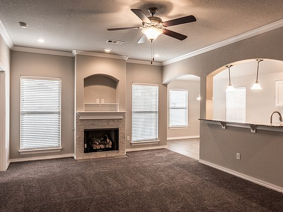 5th image of 1141 Gardenia St