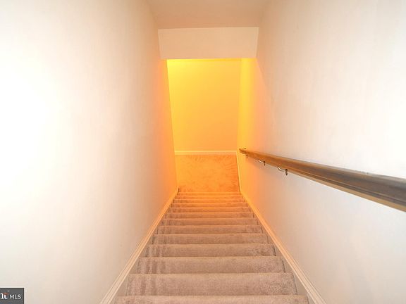 3rd image of 9739 Glassy Creek Way