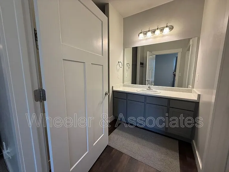 47 W Silver Springs Dr — Photo 11