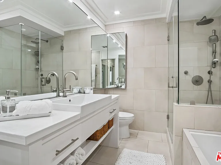 1230 Horn Ave #304 — Photo 9