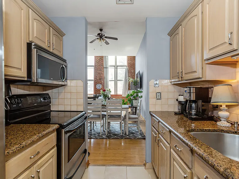 262 Main St #203 — Photo 6