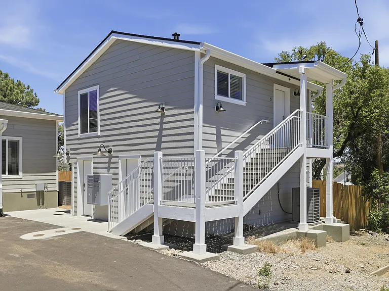 533 W Gurley St #5 — Photo 1