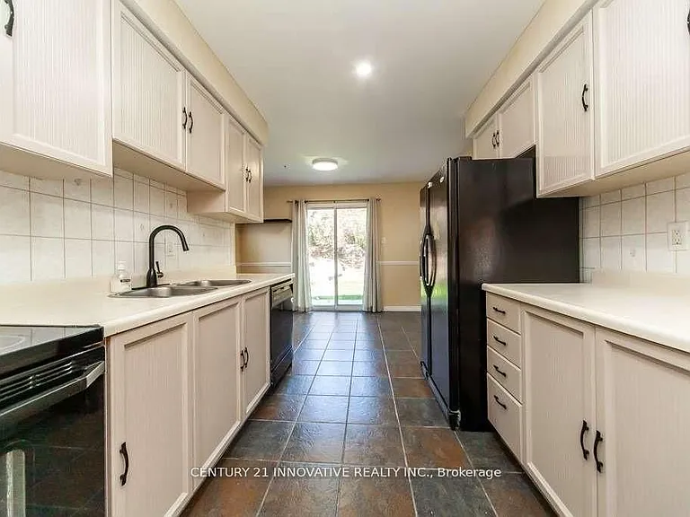 16 Long Dr #MAIN — Photo 4